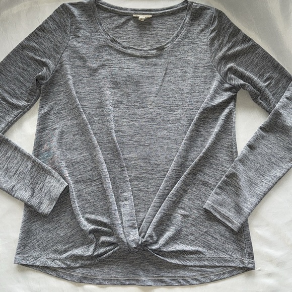 Jane & Delancey Gray Shimmer Twist Knotted Top Lightweight Long Sleeve Sz M - Picture 8 of 12